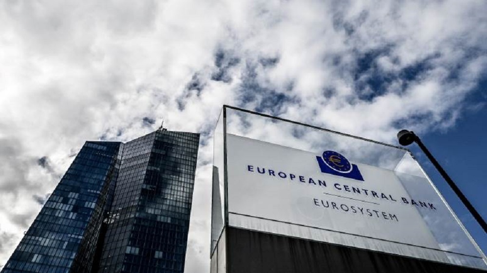 Banka Qendrore Europiane rrit normat e interesit me 0.5 pike perqindje